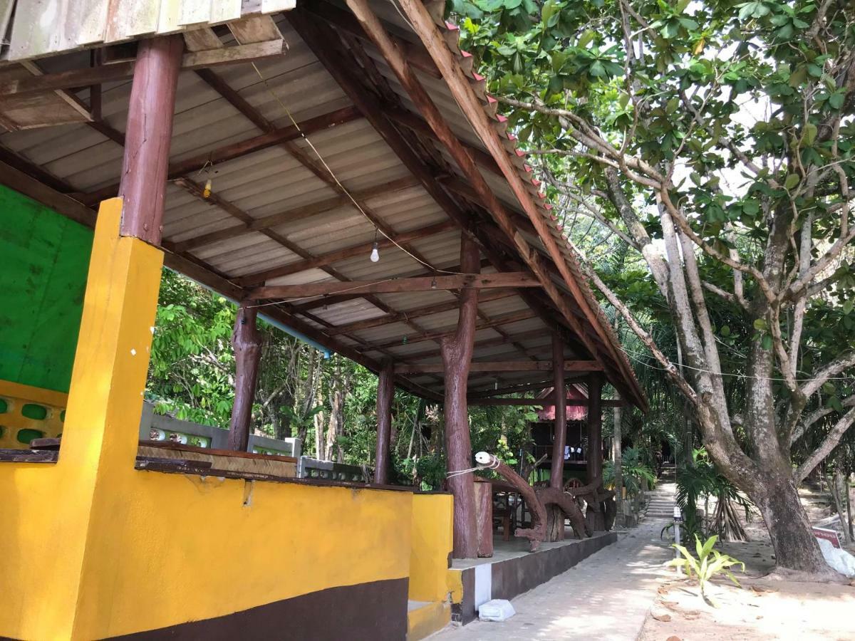 Goldkey Bungalow Hotel Koh Phayam Exterior photo